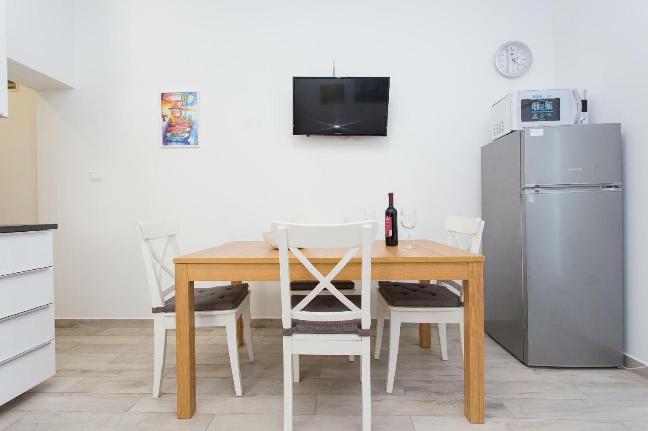 Apartments Pinery Makarska Exterior foto