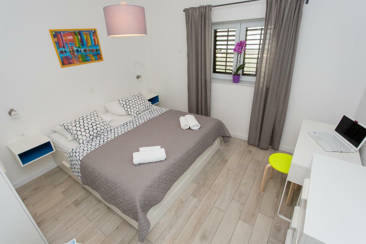 Apartments Pinery Makarska Exterior foto